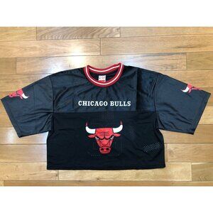 NWT Chicago Bulls Cropped Fashion Top Black & Red Size L
